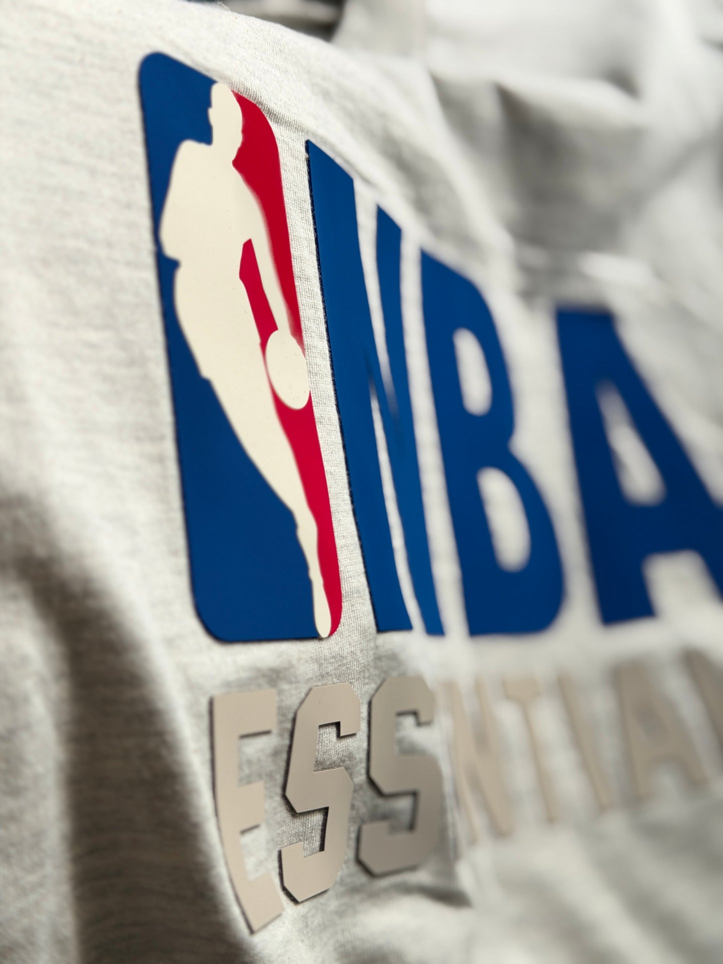 Playera Essentials NBA Gris claro