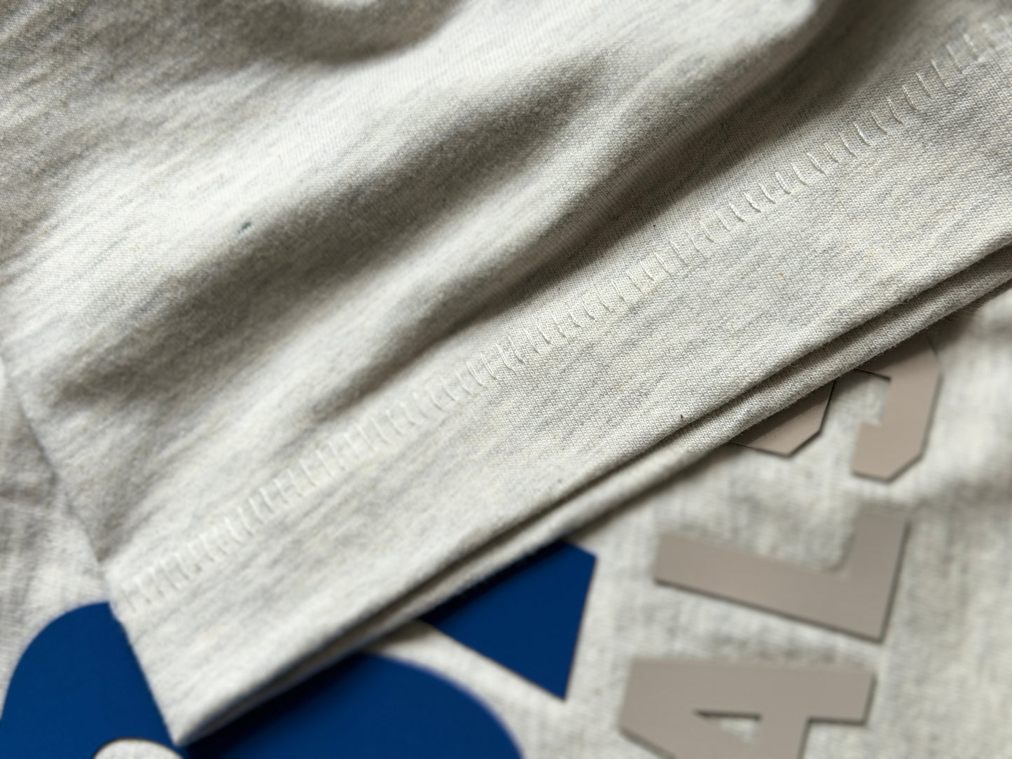 Playera Essentials NBA Gris claro