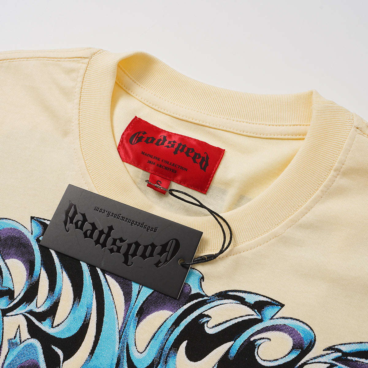 Playera Godspeed Out of Many One